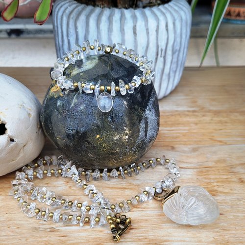 Une parure collier et bracelet avec perles en cristal de roche , coeur vintage - agatha paris- : "mystérieux soupirs"...!!!!!