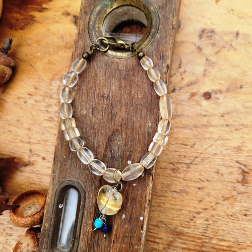 Un bracelet chic citadin, tribal avec perles de commerce- troc en verre !!!! : "secrets du coeur"