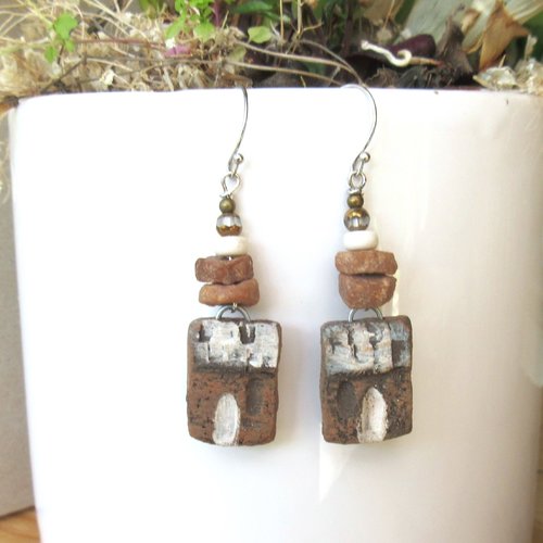 Des boucles d'oreille bohèmes et romantiques avec les petites maisons en céramiques !!!! : "home sweet home"