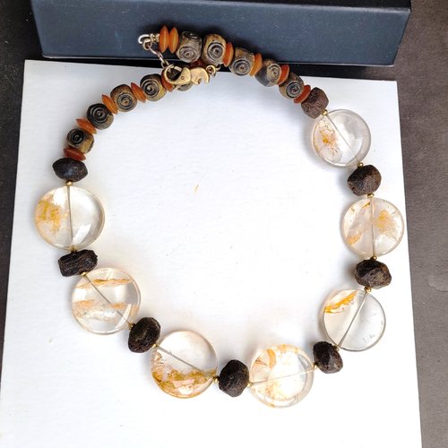 Originales et rares perles de quartz jardin pour ce collier éclectique et tribal : " révélations !!!!!! "