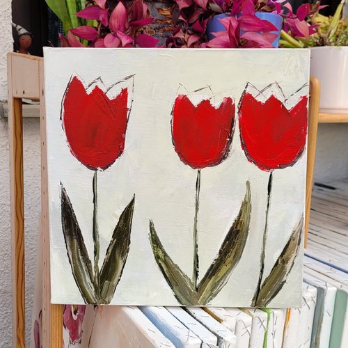 Peinture figurative florale : 3 tulipes rouge : peinture à l'huile au couteau sur toile de lin sur châssis : "elégantes ii"