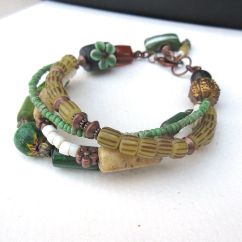 Magnifique bracelet 4 rangs, unisexe, élégant, rustique, essentiel, organique...: "des echos de vies "