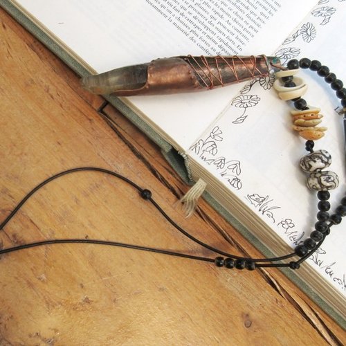 Les terres oubliées ...." pour ce collier unisexe avec pendentif magique en quartz sauvage .....
