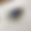 Une ancienne bague orientale en argent massif 925 , reflets laiton avec cabochon ancienne lapis lazuli pour le côté vintage ..
