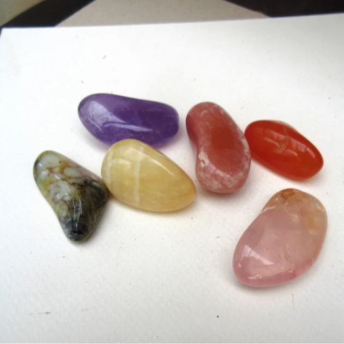 Kit de 6 grosses pierres roulées : améthyste, quartz rose, cornaline, opale mousse, rhodochrosite et pierre de lune