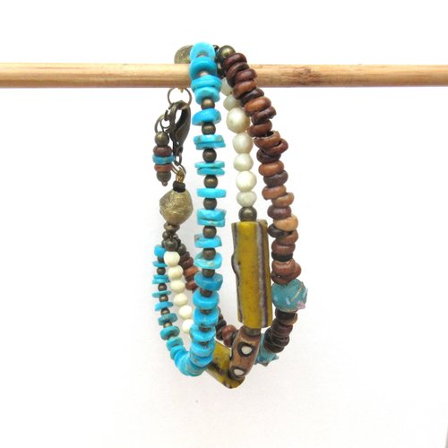 Un bracelet romantique 3 rangs avec perles heishi sleeping turquoise... : "des espaces intermédiaires"