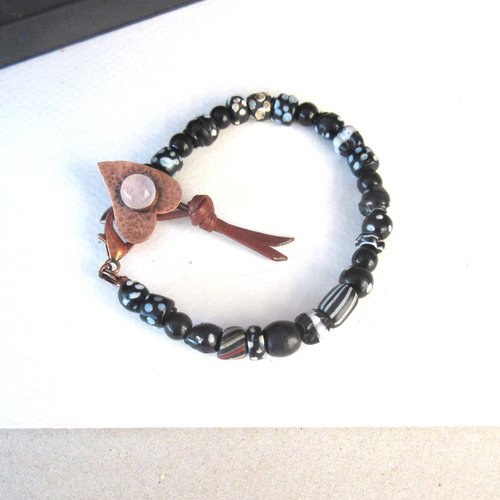 Un bracelet tribal pour dames ou messieurs ,avec perles de commerce "african trade beads" .... : "sagesse millénaire"