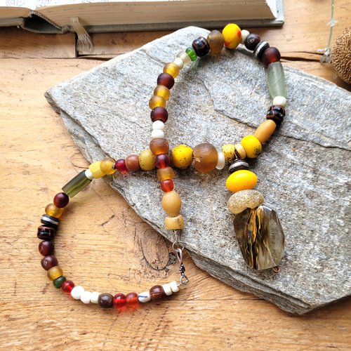 Un collier unisexe bohème, chic et tribal, avec superbes perles ethniques du mali ....: "arôme du souvenir"