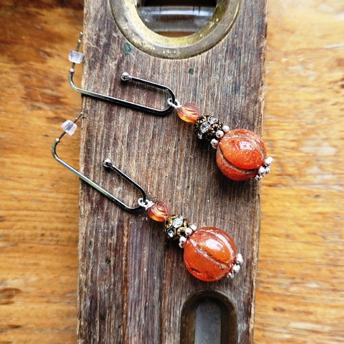 Des boucles d'oreille minimalistes, shabby chics, avec perles melons en cornaline ancienne  !!!! : "la mélodie du bonheur"