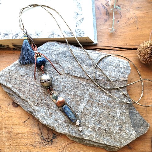 Splendide collier sautoir en perles d'argent avec pendentif cyanite : "brises virginales"
