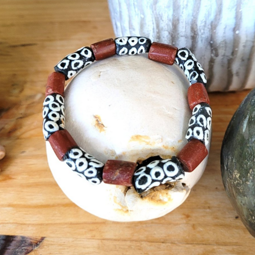 Bracelet tribal pour dames ou messieurs, perles ethniques africaines et tubes ancienne bauxite, perles en pâte de verre krobo  !!!!