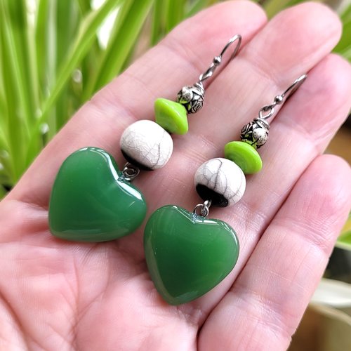 Boucles d'oreille romantiques à souhaits avec breloques coeurs, céramique raku.... : "des coeurs à aimer" !!!!!