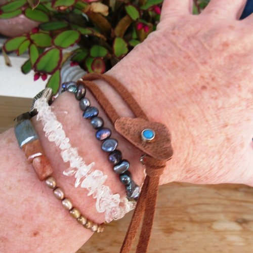 Un bracelet  de protection 4 rangs ou un collier , unisexe , chic avec pierres fines et de gemmes ... : "voyages de perles"