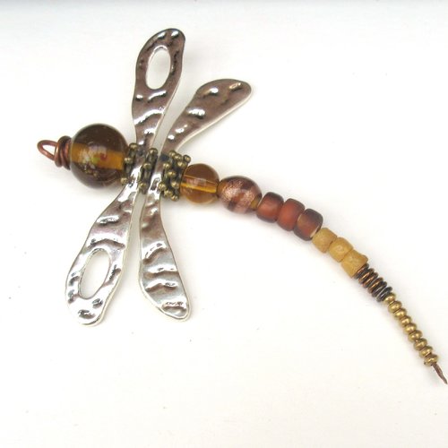 "la libellule des villes" : pendentif, bijou de sac , petit grigri ...  :  à vous de choisir !!!!!