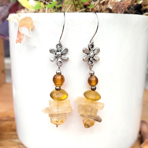 Des boucles d'oreille avec pointes de kunzite et perles citrine .... : "filles de l'automne"...