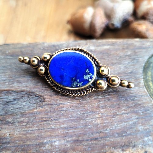 Une broche vintage avec cabochon lapis lazuli  et bronze : un prix sympathique pour une belle occasion !!!