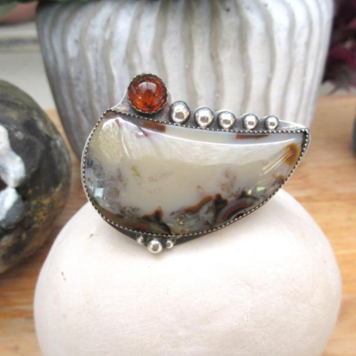 Du côté vintage : une bague en argent massif 925 avec superbes cabochons coyamito agate du brésil et opale !!!!