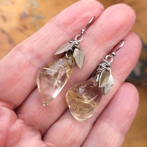 Des boucles d'oreille uniques et merveilleuses , shabby chics, avec cabochons en quartz rutile or : "l'or est silence"