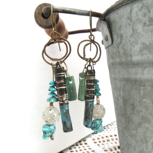Des boucles d'oreille citadines, shabby chics avec turquoise, céramique artisanale ... : "frissons de la nature"