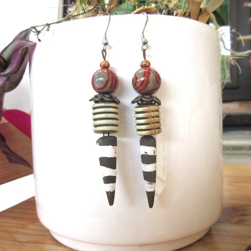 Boucles d' oreille chics, citadines avec de superbes céramiques et lampworks d'artiste ...: "terres d'emotions"