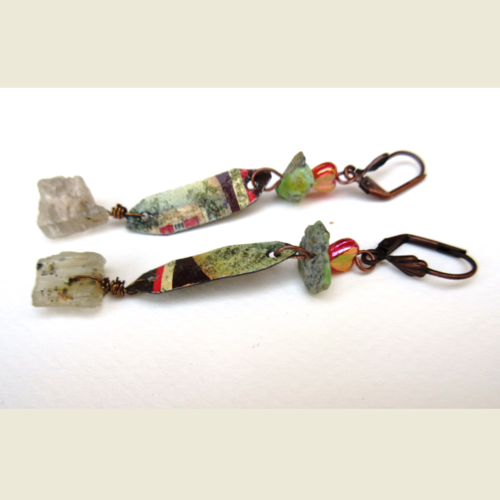 Intrigantes breloques en étain artisanal pour ces boucles d'oreille esprit earthy !!! : "les instantanés du rêve"