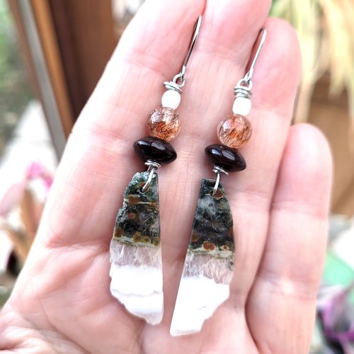 Des boucles d'oreille natures avec cabochons jaspe d'océan pour le plaisir des yeux : "parfums colorés ...."