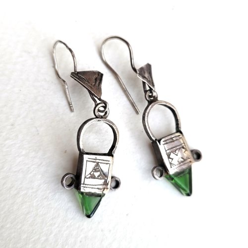 Des boucles d'oreille boho tribales et berbères en argent touareg pour le côté vintage...: "lumière du temps"