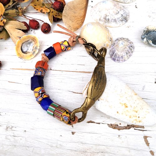 Des vibrations antiques pour ce bracelet tribal ethnique et unisexe avec perles anciennes millefiori de venise: "soleil d'hiver"  ..