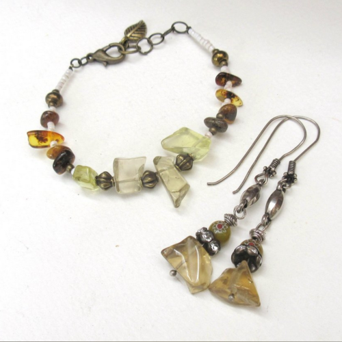 Superbe parure bracelet et boucles d'oreille boho chic avec citrine brute : "palpitations silencieuses".