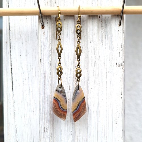 Des boucles d'oreille romantiques minimalistes avec fantastique cabochon agate : "sculpteur de rêves " ..
