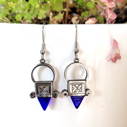 Des boucles d'oreille boho tribales et berbères en argent touareg pour le côté vintage...: "lumière du temps"