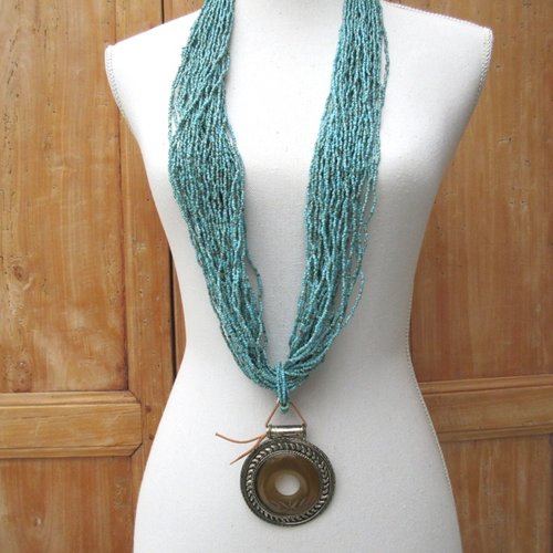 Rivage du ciel ... : un long collier imposant et ethnique  avec ces 39 rangs de perles en verre !!!!
