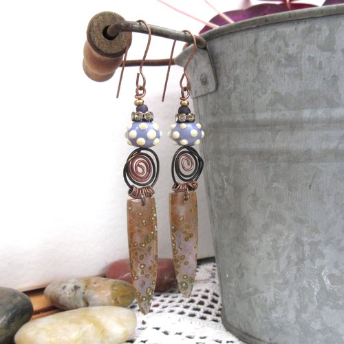 Balcons de pierre : des boucles d'oreille raffinées avec cabochon jaspe d'océan....