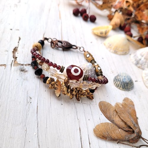 Bracelet 3 rangs ,chic, citadin , rempli de tendresse et de lumière,  grenat, dzi agate .. : "nature vagabonde"