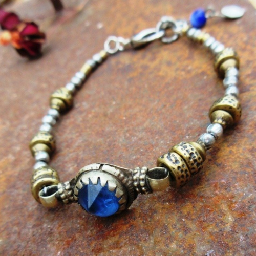 Un bracelet tribal aux horizons sauvages avec pierre bleue d'afghanistan : "contemplation" !!!