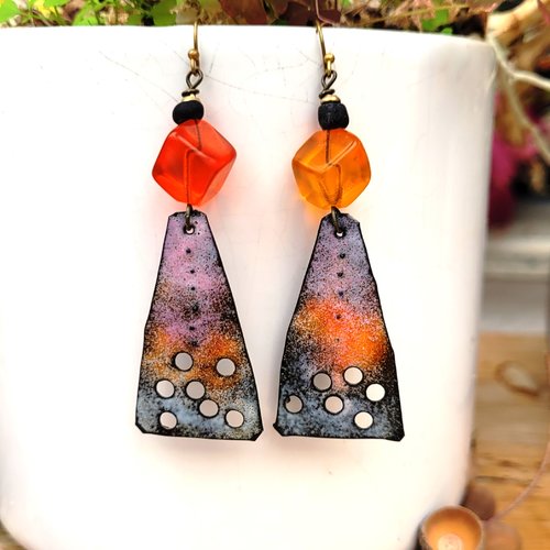 Des boucles d'oreille tribales, précieuses et pittoresques avec perles anciennes verre duch dogon: "muse estivale"