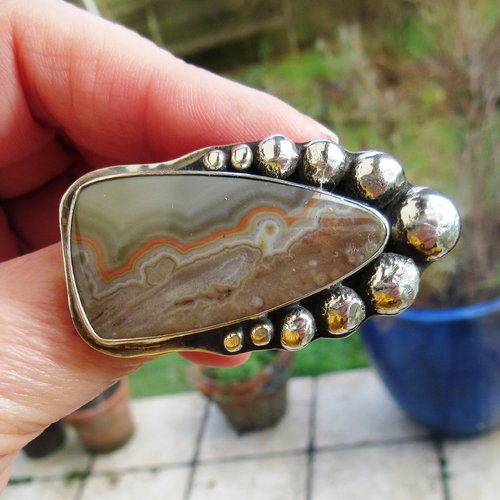 Bague vintage en argent massif 925 : un magnifique cabochon d'agate agua nueva .... .
