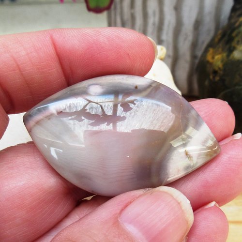 Un incroyable cabochon forme libre "jaspe willow creek" : 47 mm x 30 mm x 5,3 mm