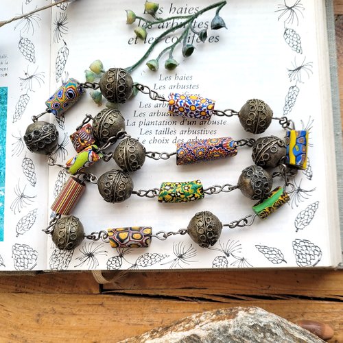 Collier sautoir avec des perles d'exception antiques vénitiennes millefiori et perles métal ..: "doux secret" !!!