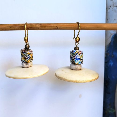 Des boucles d'oreille hétéroclites, tribes, grungy avec perles vénitiennes millefiori: "héritage musical"
