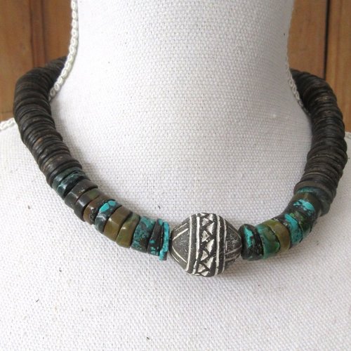 Un collier tribal boho unisexe avec turquoise heishi véritable ..... : "syllabes de turquoise"