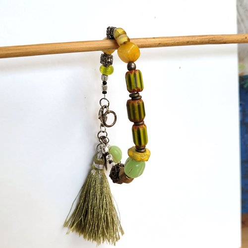 Un bracelet de style ethnique avec des perles népalaises en verre à rayures : "musique de l'ame" !!!!