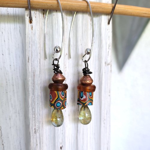 Des boucles d'oreille hétéroclites, tribes, grungy avec perles vénitiennes millefiori: "héritage de la brise"