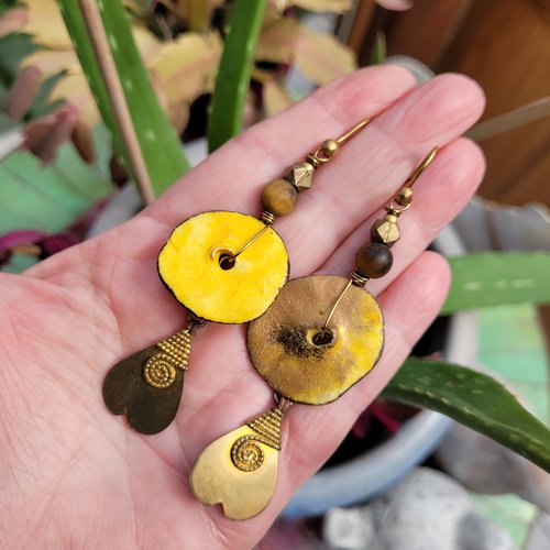 Boucles d'oreille éclectiques avec disques porcelaines artisanales, oeil de tigre  !!!!! : "poésie de l'eté"