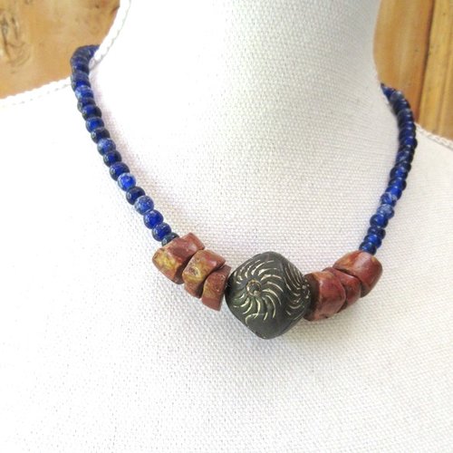 "de vagues horizons" : un collier "grand ras de cou" de style africain avec ancienne céramique du mali !!!!