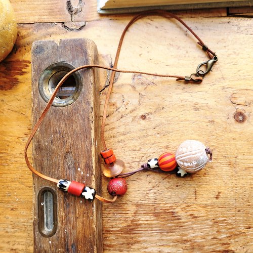 Silences colorés .... : un collier ethnique bohème avec des perles en verre du tibet !!!