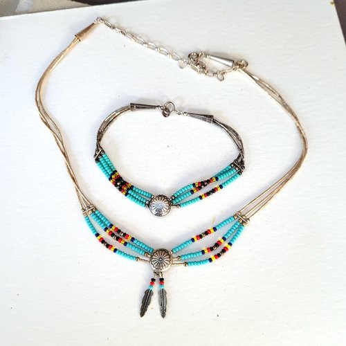 Une superbe et authentique parure collier et bracelet zuni - amérindien , argent et perles turquoise, rouge .. pour le côté vintage ..
