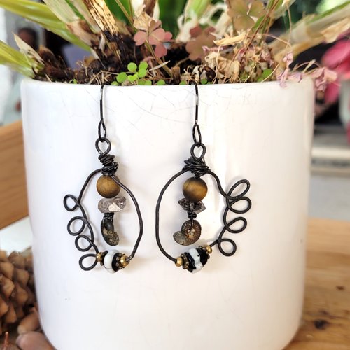Boucles d'oreille créoles zen et grungy, avec perles herkimer diamant, ammonite, oeil de tigre ... : "ritournelles de l'imaginaire"