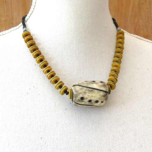 Un collier tribal, unisexe et ethnique, amulette en os du mali !!! : "dialogues de matières"