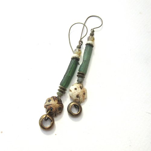 Vendu ...des ondes dormantes: splendides boucles d'oreille tribales avec grand tube verre époque romane ....